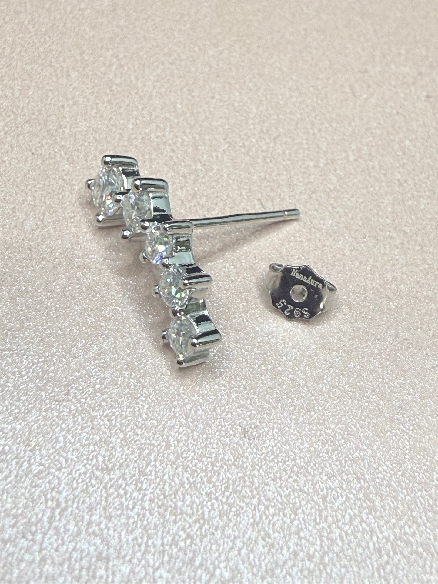 Boucles d'oreilles grimpantes Starline en moissanite