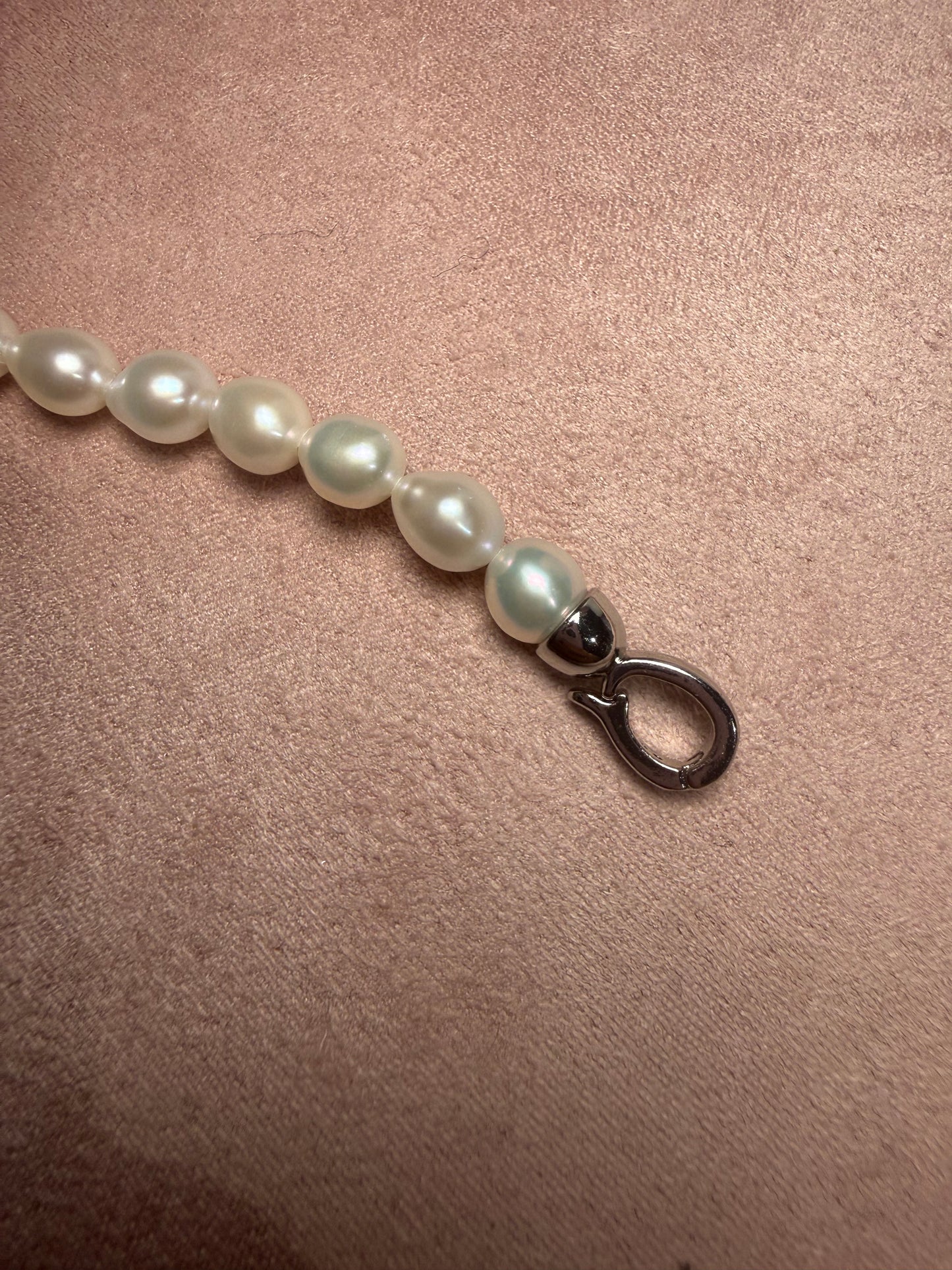 Lira Sparkle Knot Pearl Bracelet