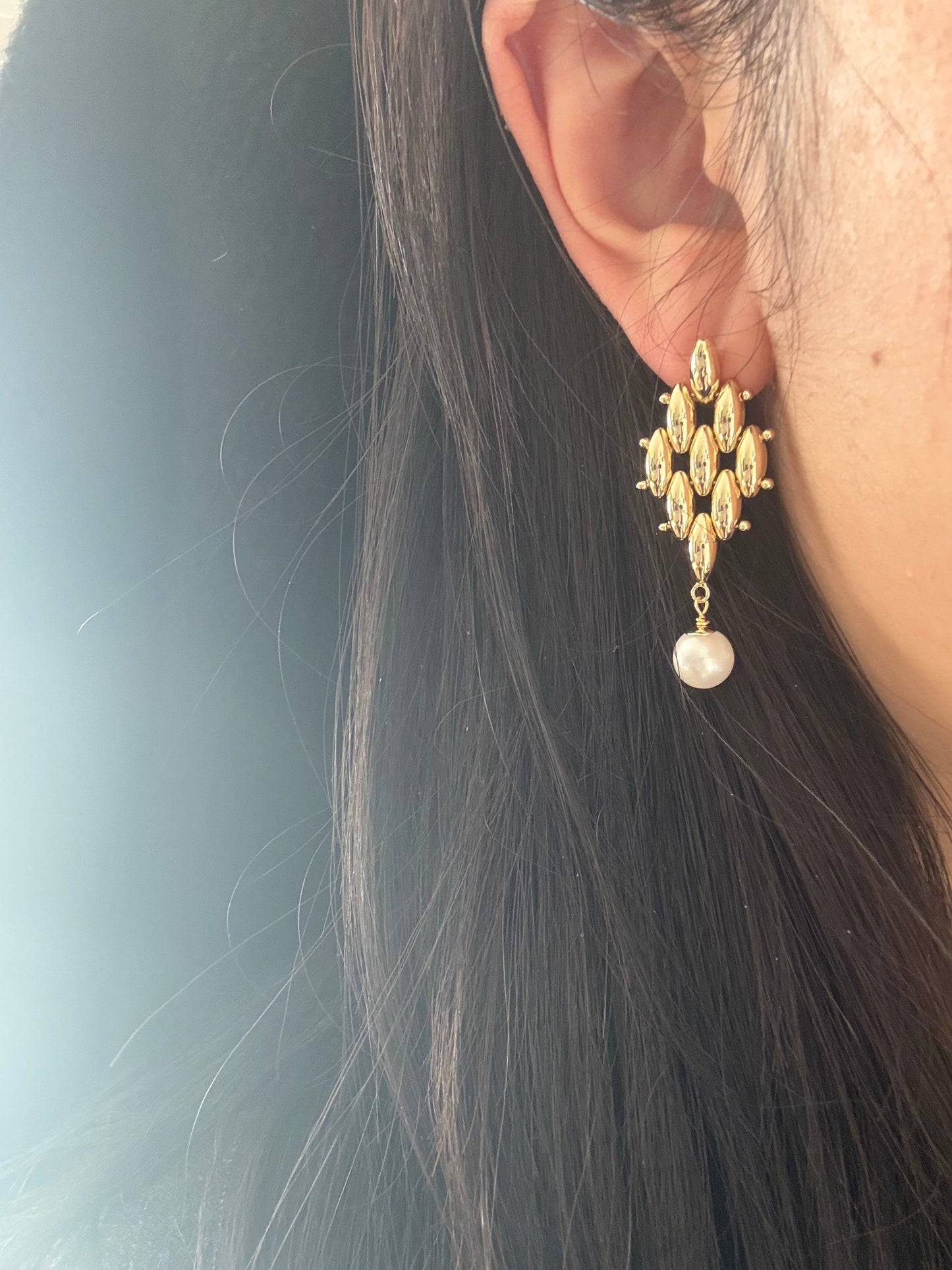 Elara Pearl Drop Earrings