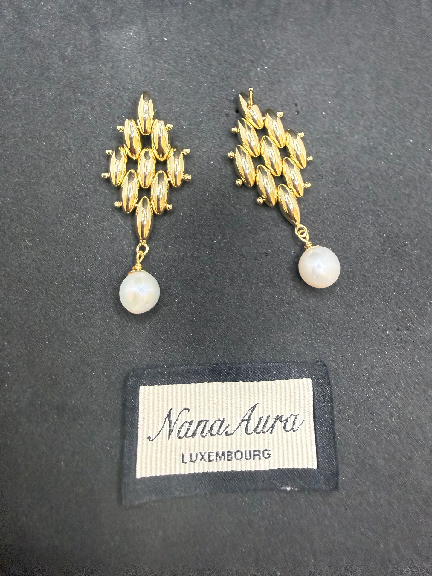Elara Pearl Drop Earrings