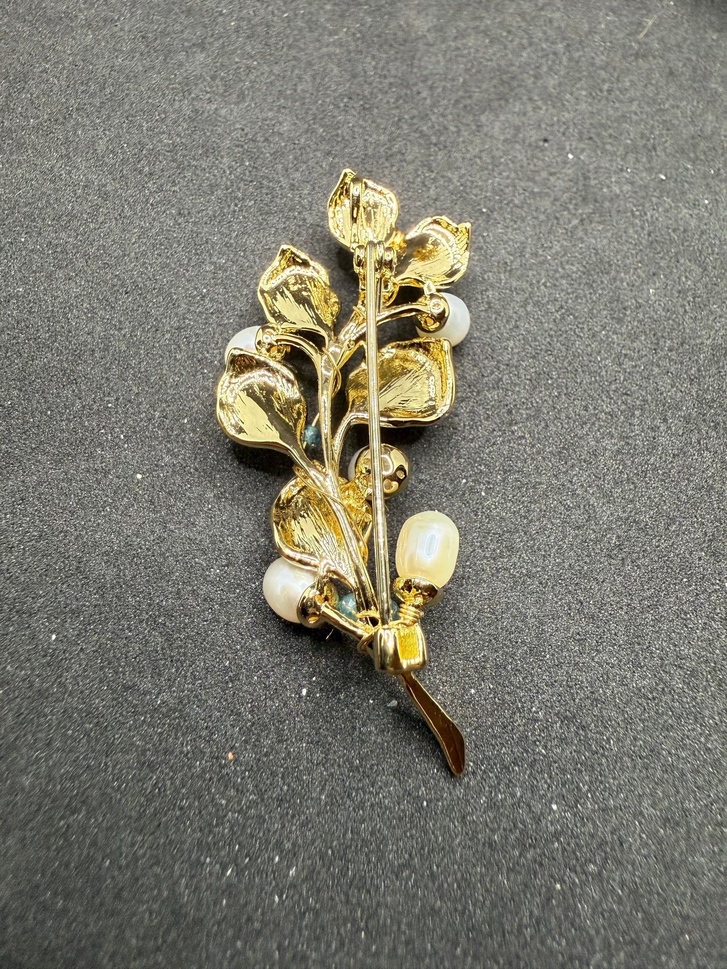Leaf-Inspired Brooch