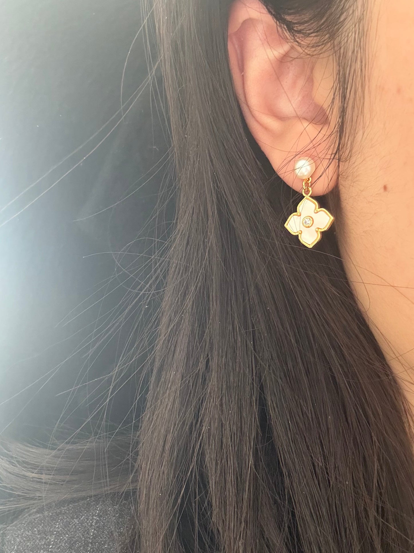 Pearl Clover Glow Earrings