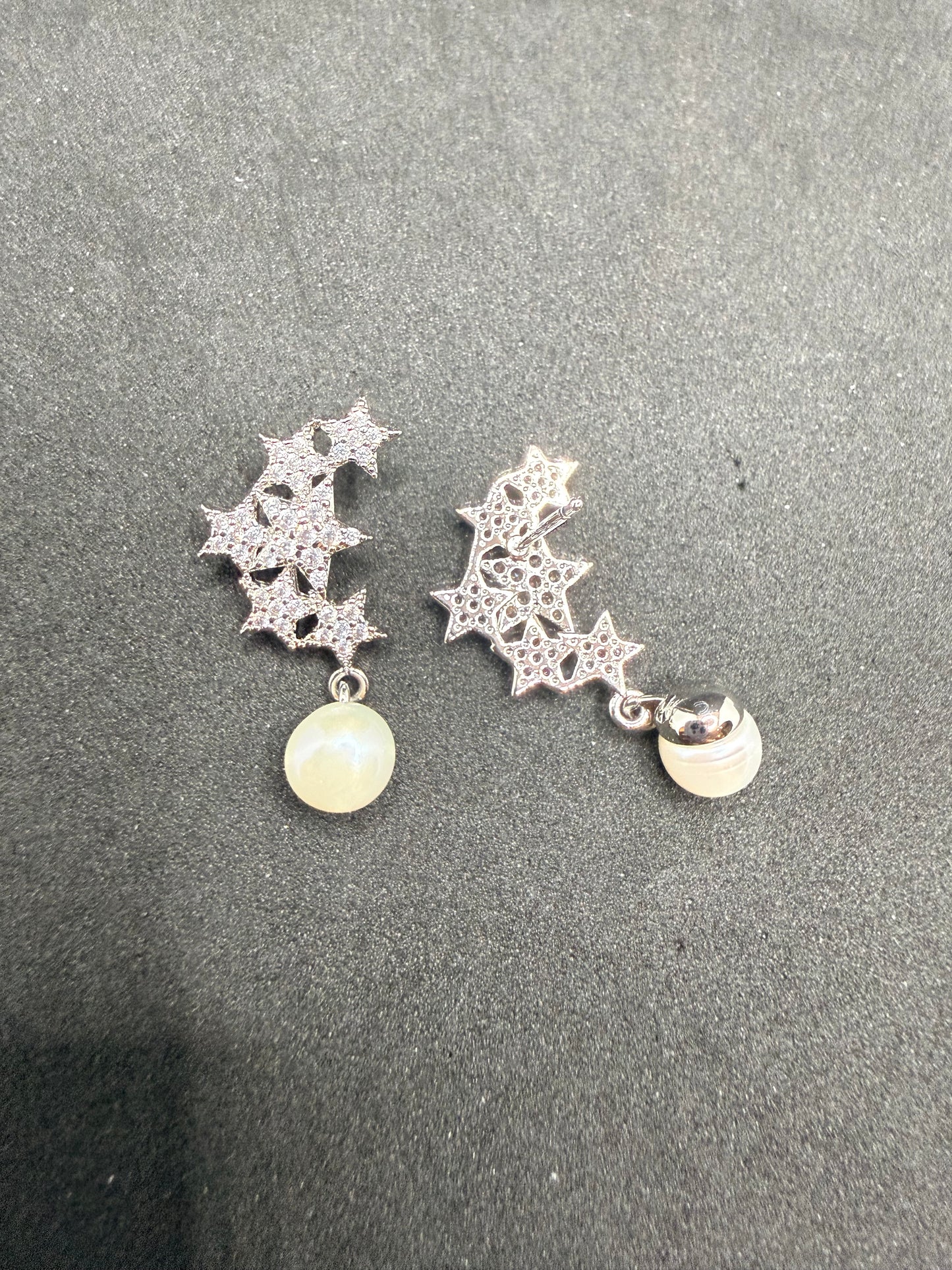 Lyra Pearl Earrings
