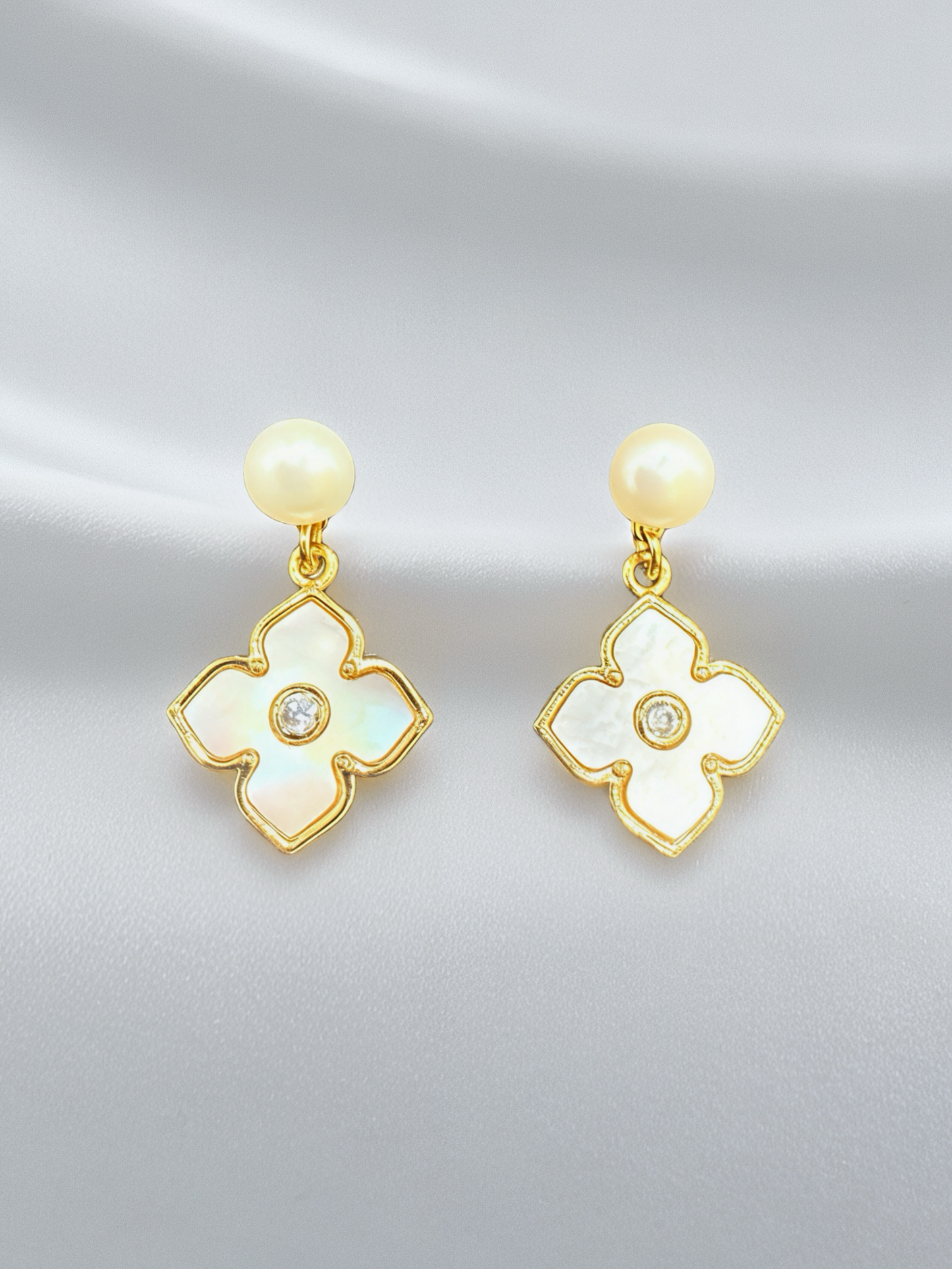 Pearl Clover Glow Earrings