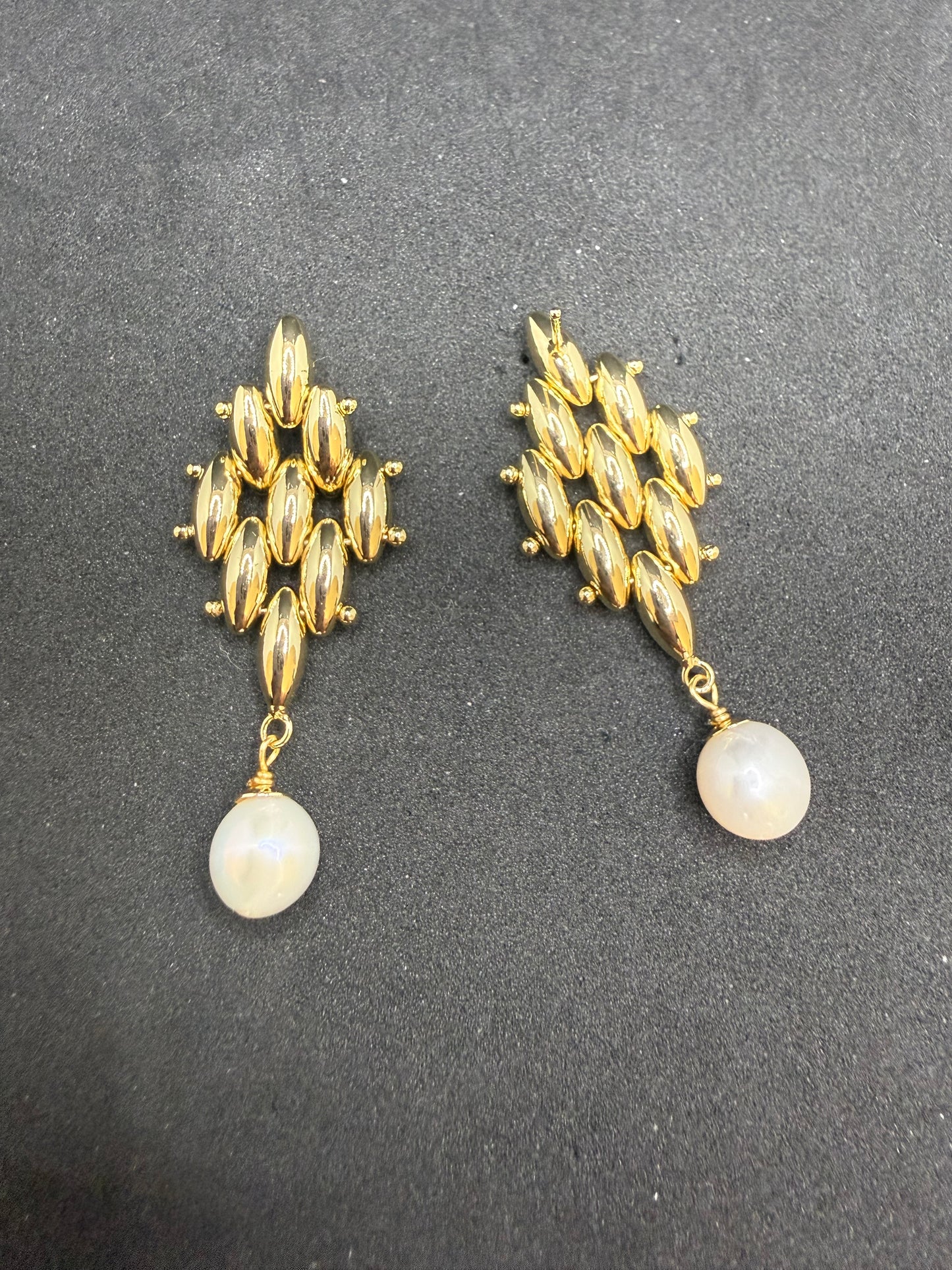 Elara Pearl Drop Earrings