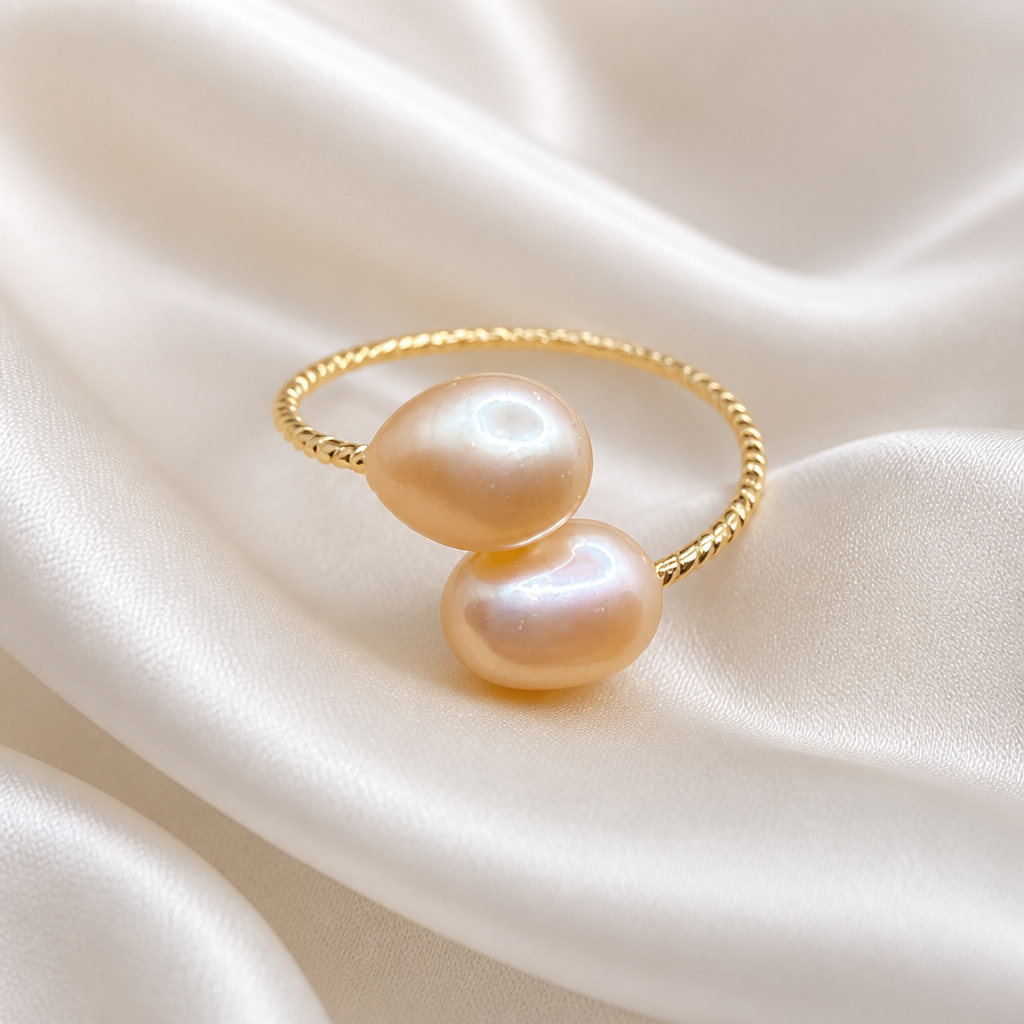 Dua Twist Twin Pearl Ring