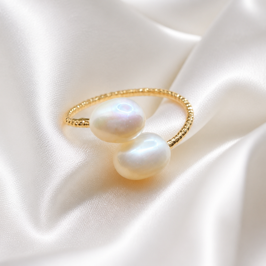 Dua Twist Twin Pearl Ring