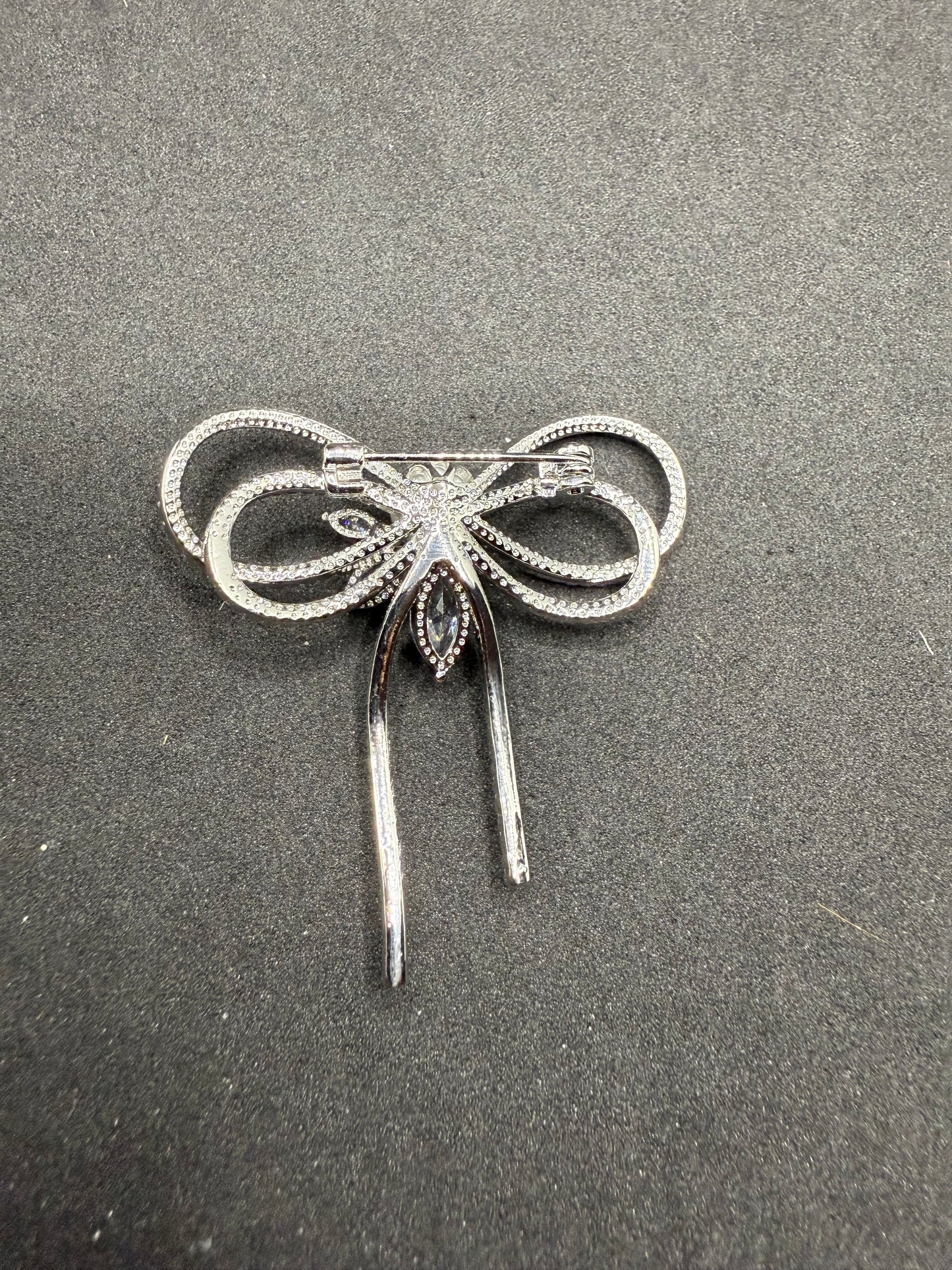 Graceful Double Bow Pearl Brooch