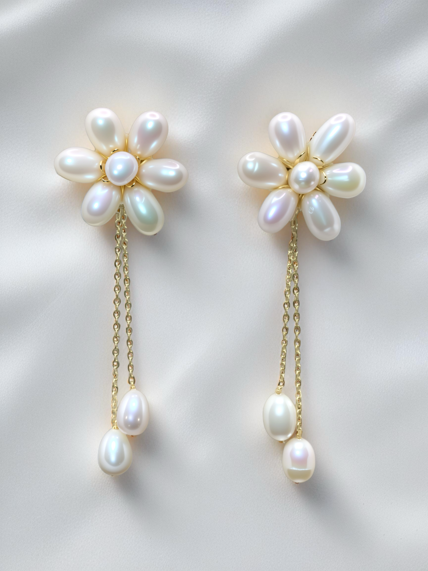 Pearl Blossom Elegance Earring