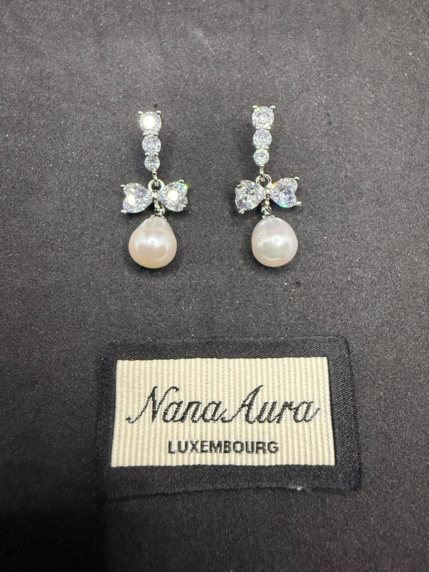 Mila Pearl Earrings