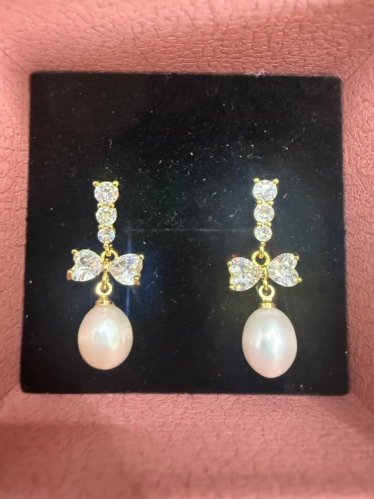 Mila Pearl Earrings