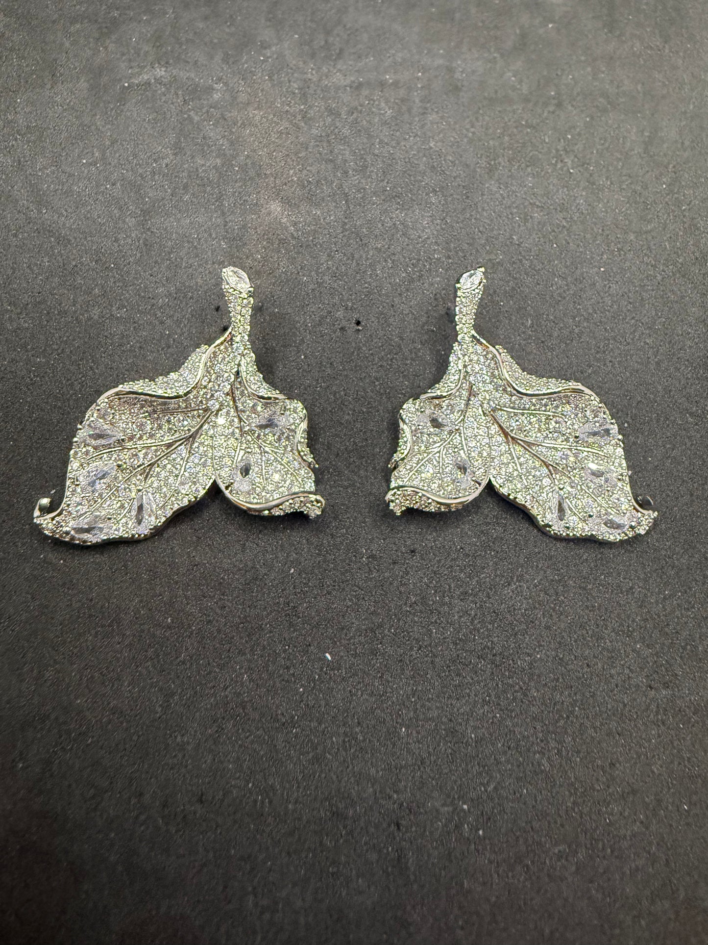 Lira Leaf Earrings