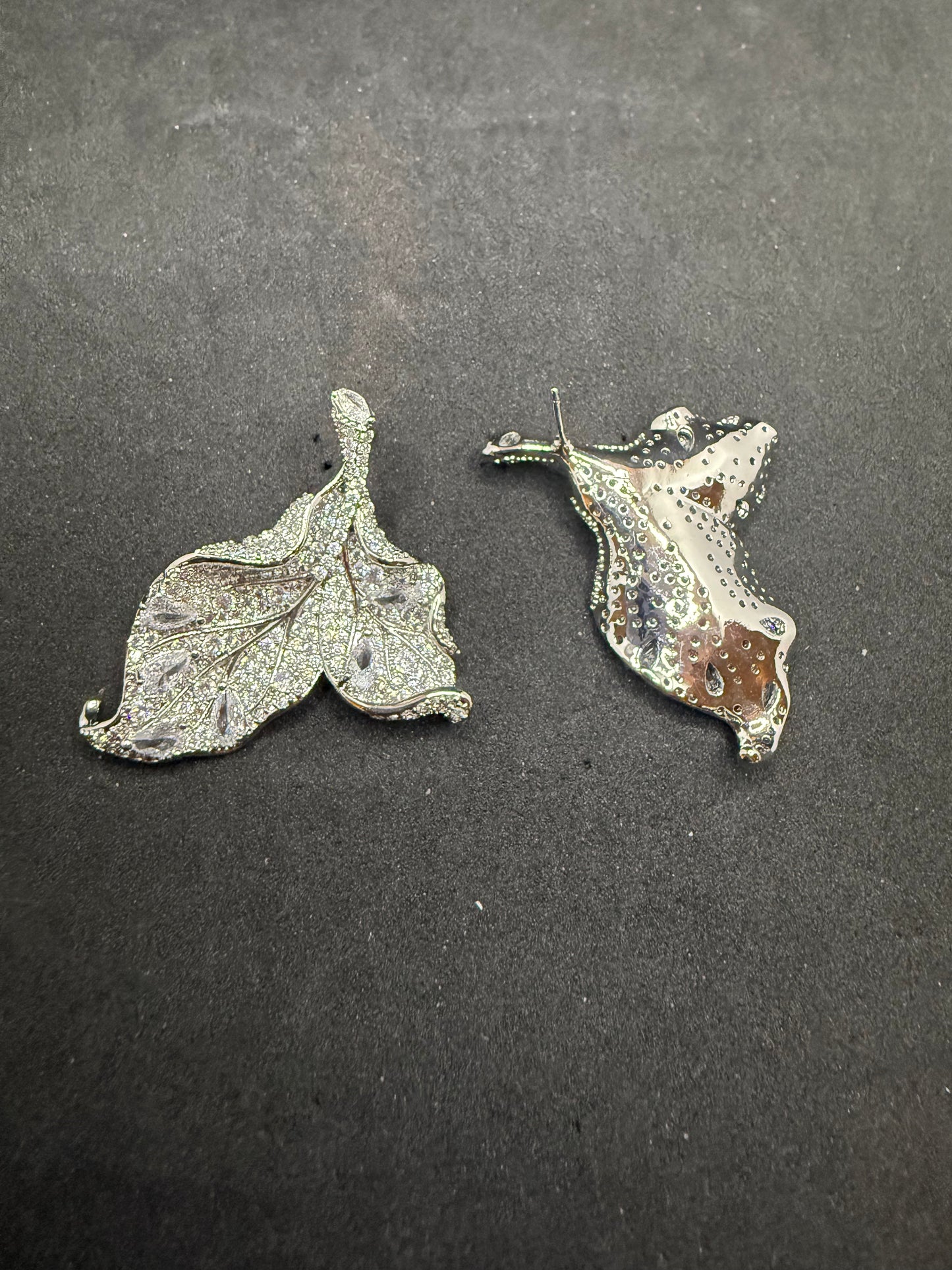 Lira Leaf Earrings