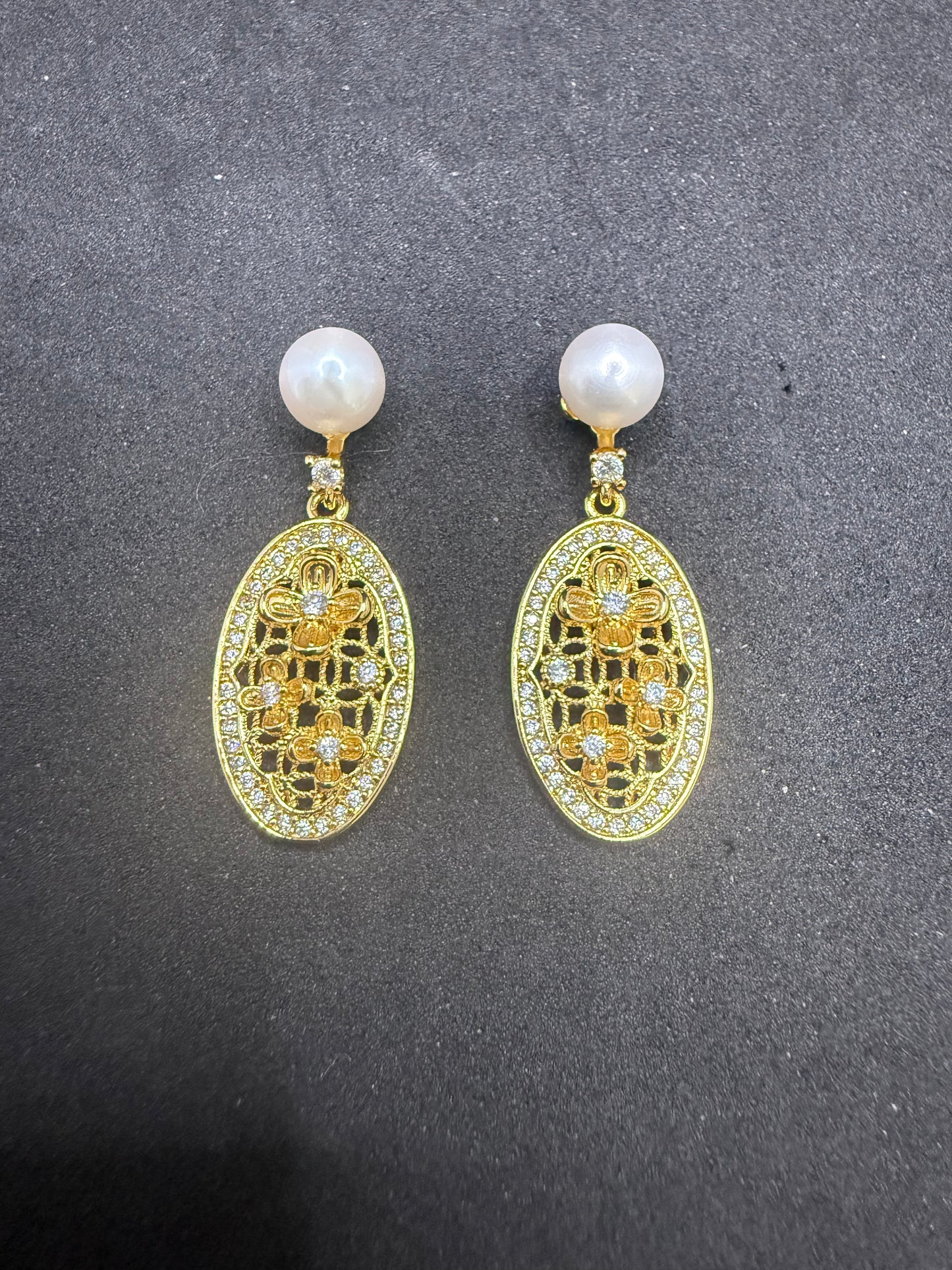 Flora Pearl Earrings