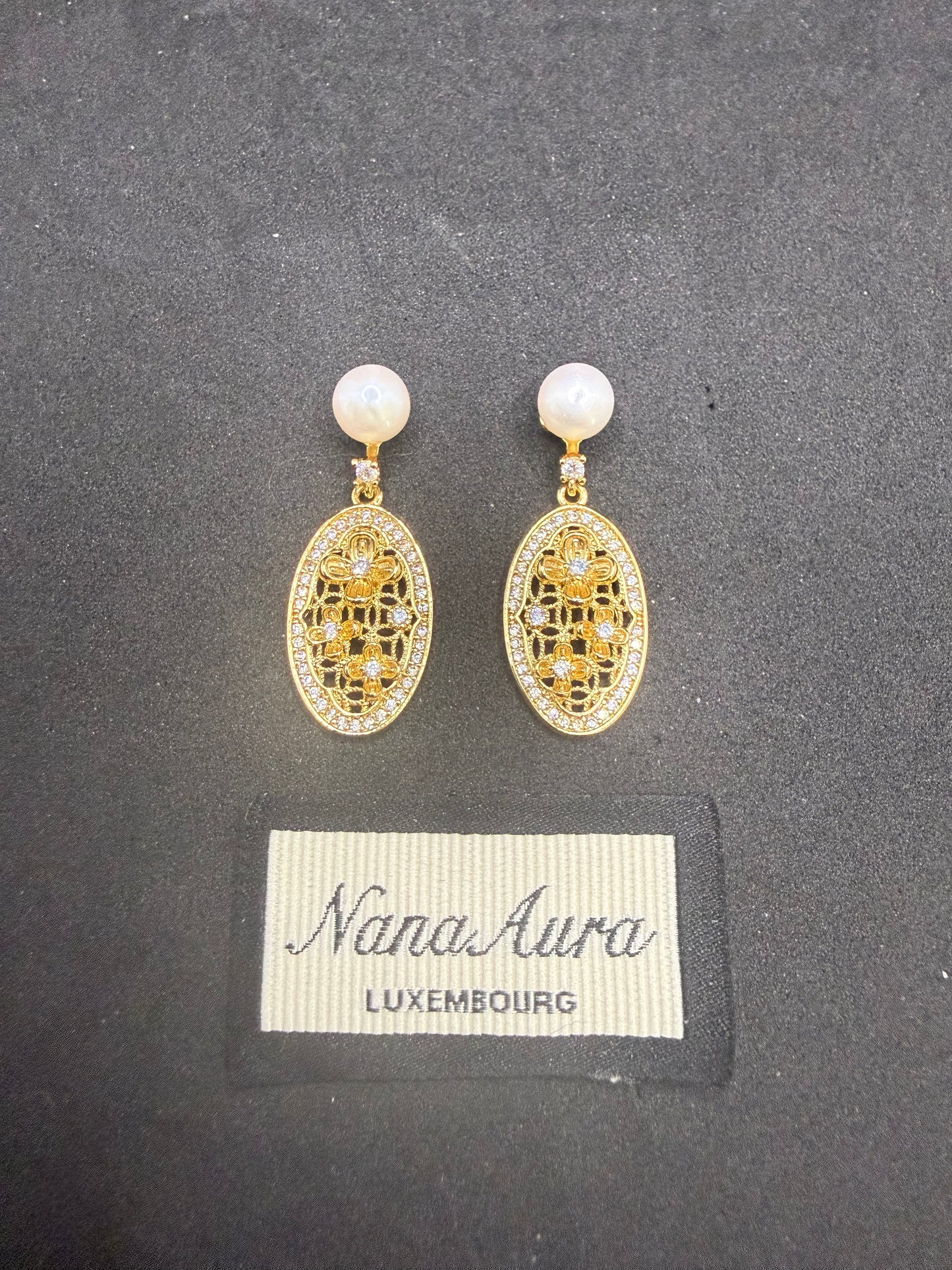 Flora Pearl Earrings