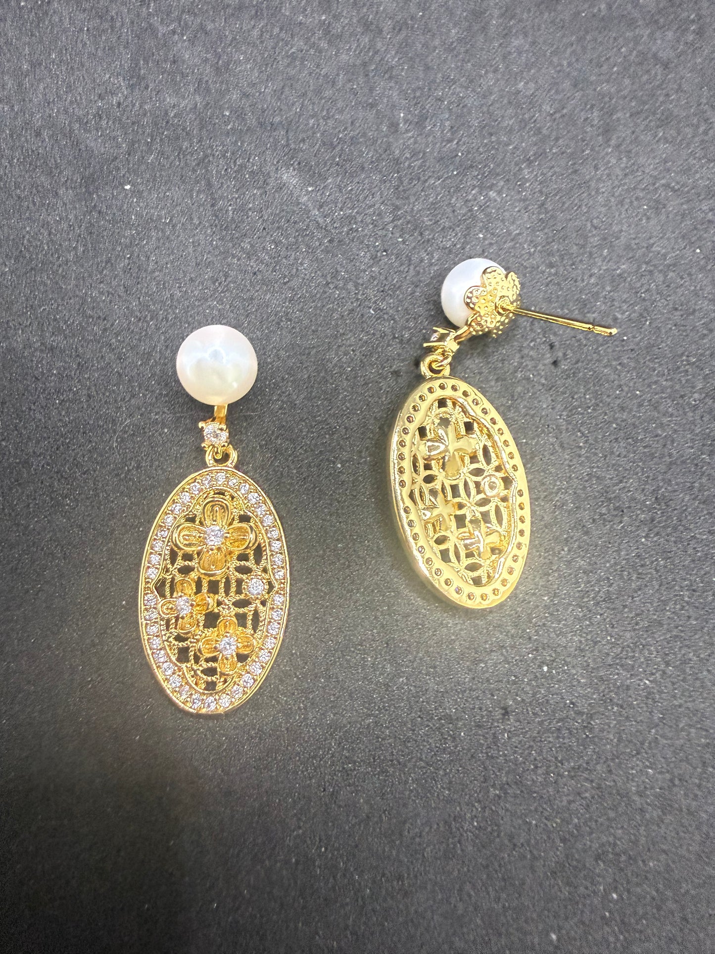 Flora Pearl Earrings