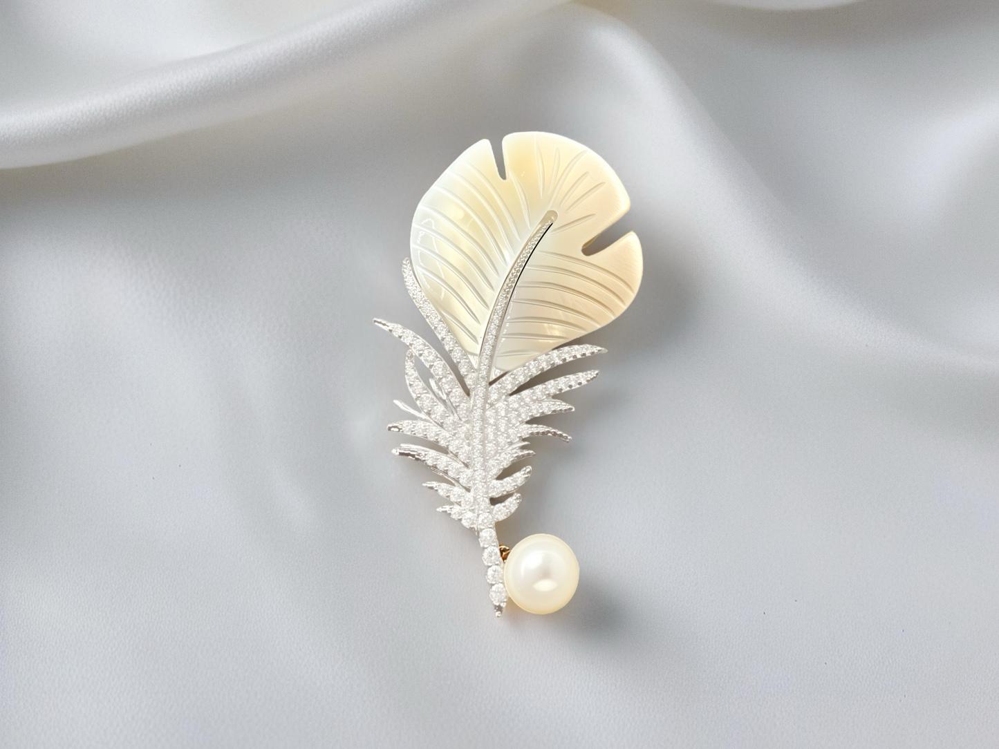 Palm Whisper Brooch