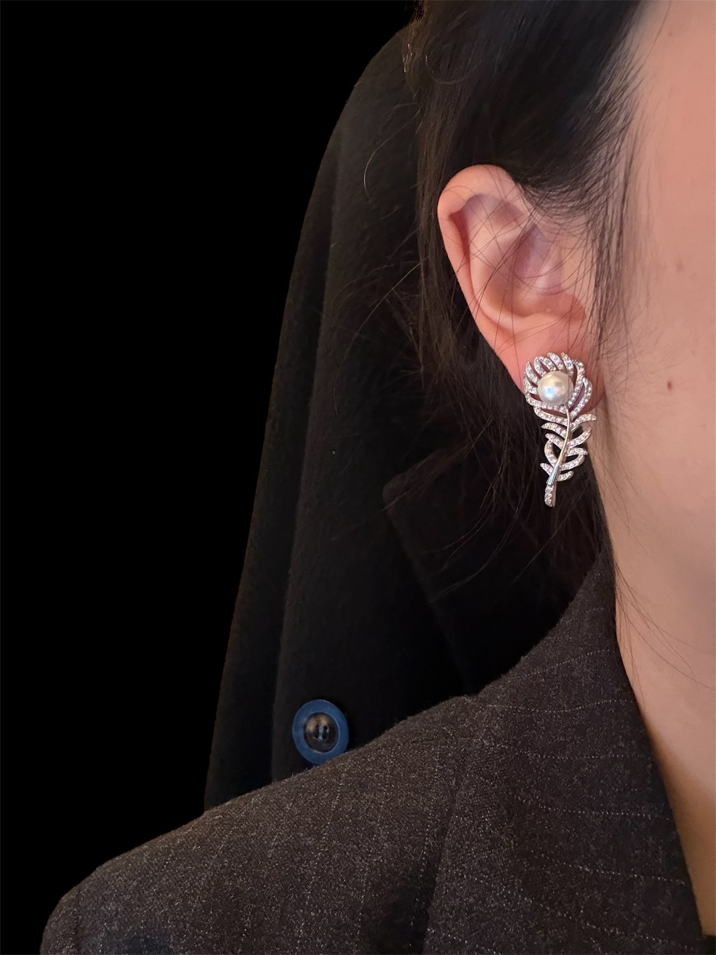 Elara Leaf Earrings