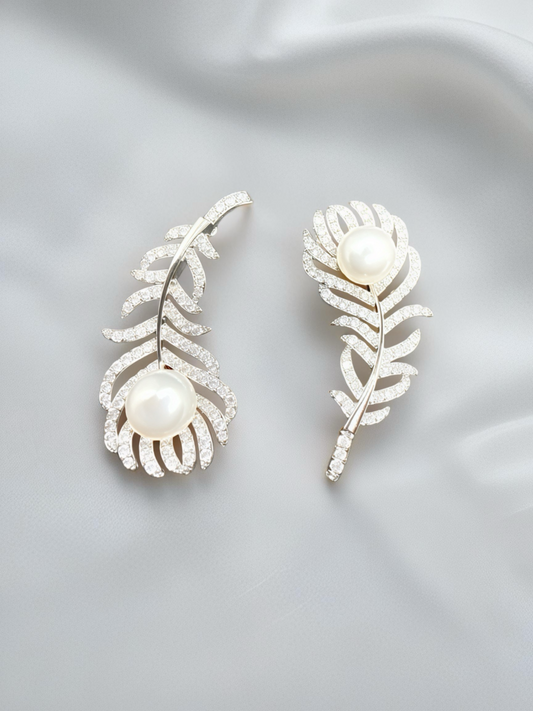 Elara Leaf Earrings