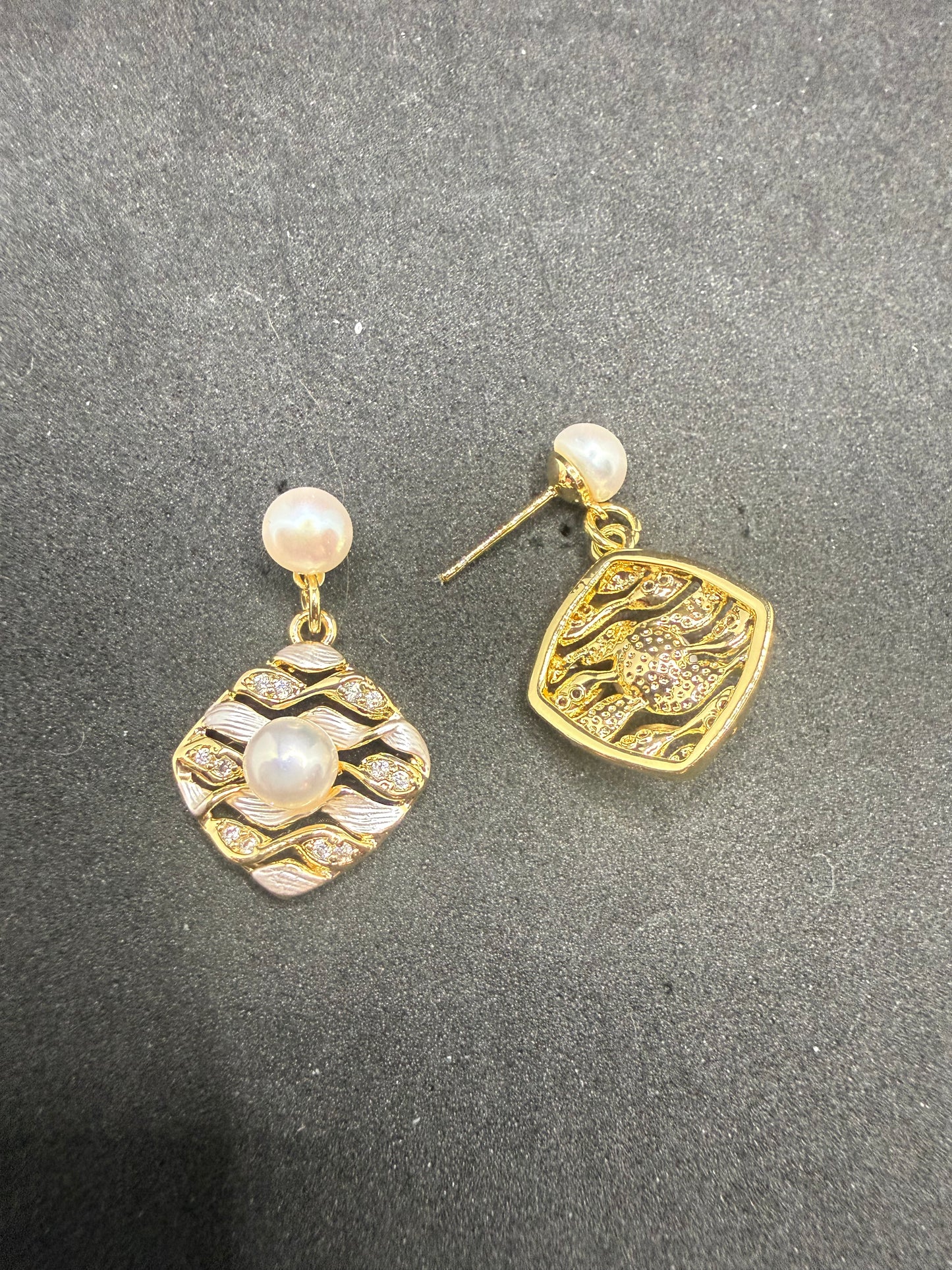 Aurea Wave Earrings